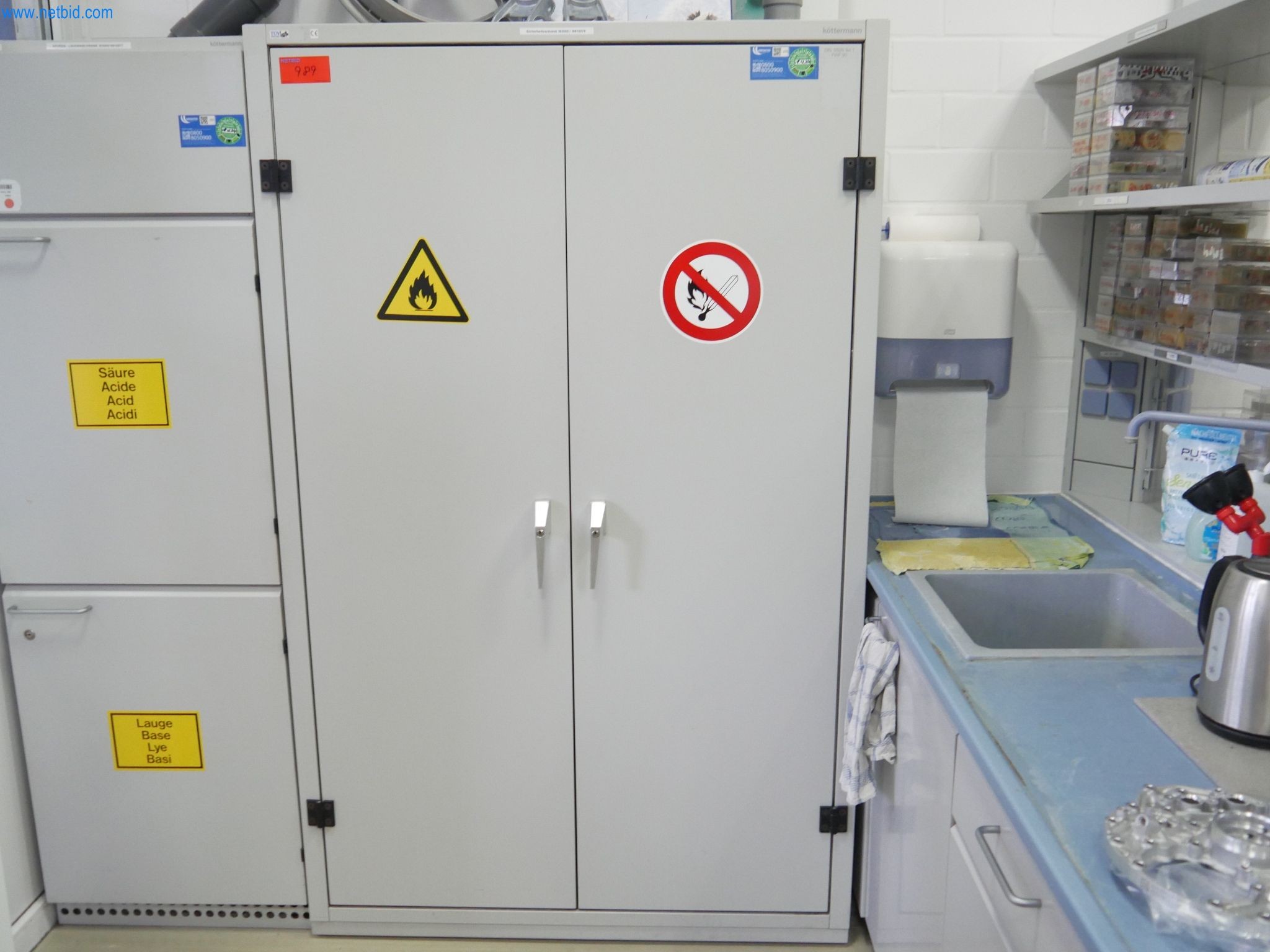 Gefahrgutschrank